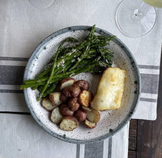 Grilled halibut with asparagus and roasted potatoes